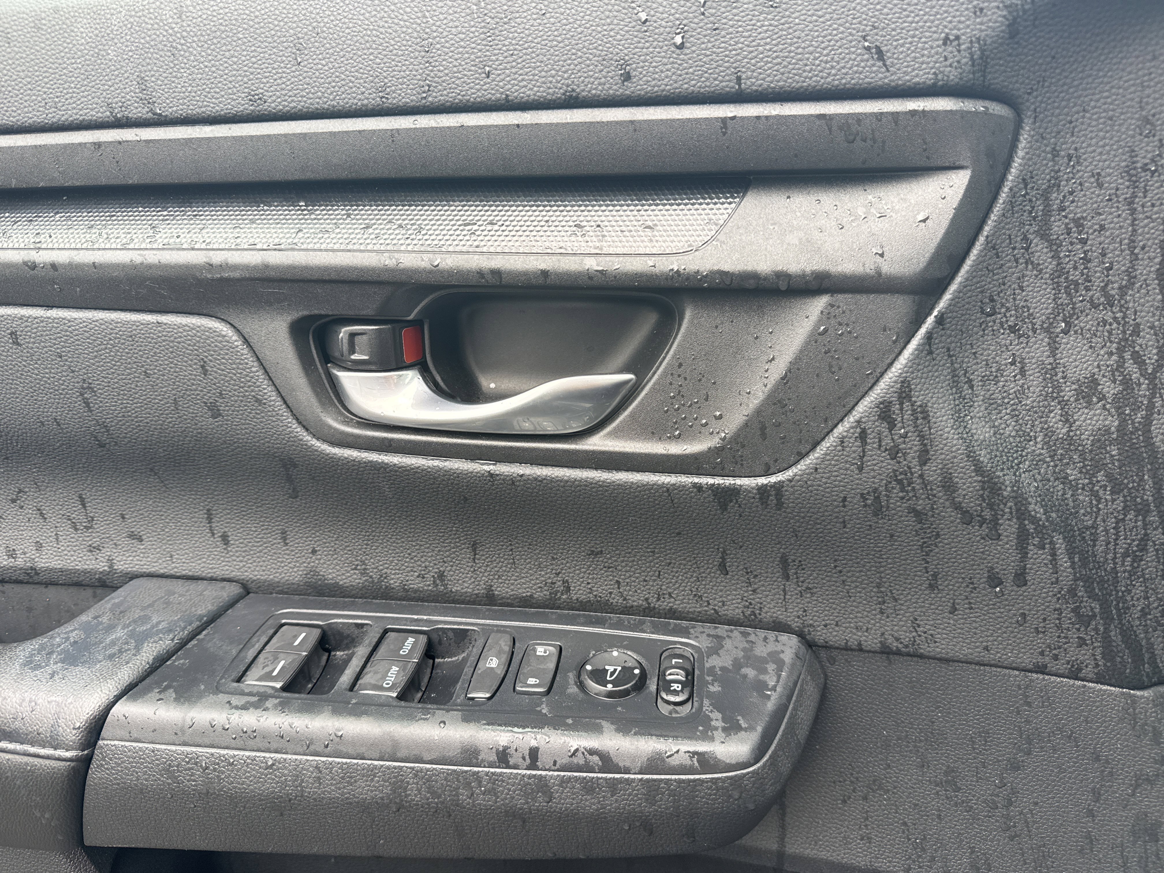 Used 2025 Honda CR-V EX image 9