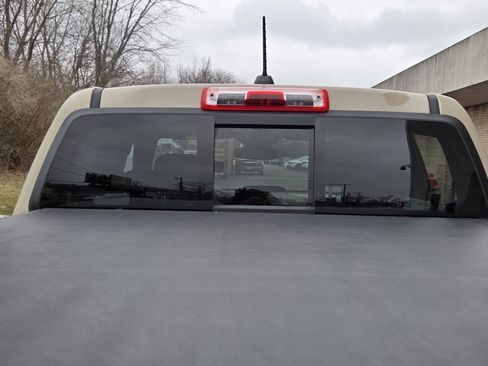 Used 2024 GMC Canyon AT4 w/ AT4 Premium Package image 11