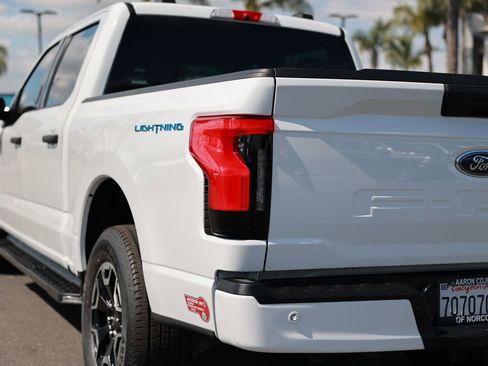 Used 2023 Ford F150 Lightning XLT image 13