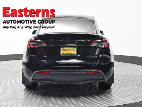 Used 2022 Tesla Model Y Long Range AWD/4WD image 6