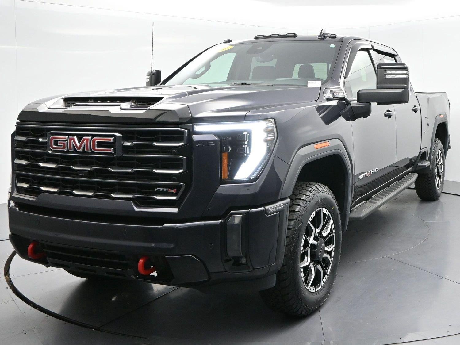 Used 2024 GMC Sierra 2500 AT4 w/ AT4 Premium Plus Package AWD/4WD image 3