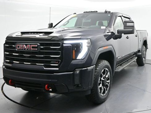 Used 2024 GMC Sierra 2500 AT4 w/ AT4 Premium Plus Package AWD/4WD image 3