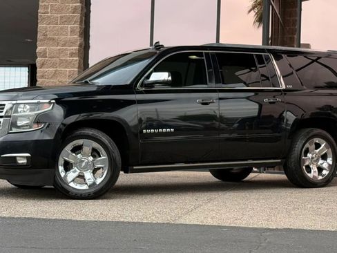 Used 2016 Chevrolet Suburban LTZ RWD image 3