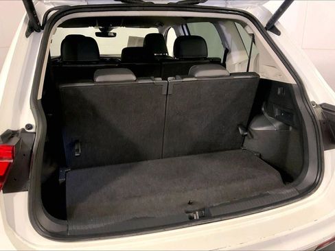 Used 2024 Volkswagen Tiguan SE FWD image 4