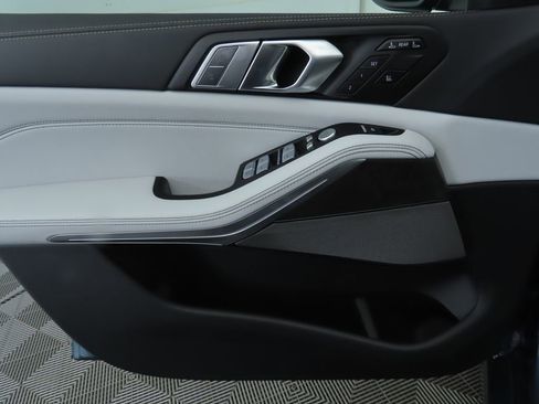 New 2026 BMW X7 xDrive40i w/ Premium Package image 25