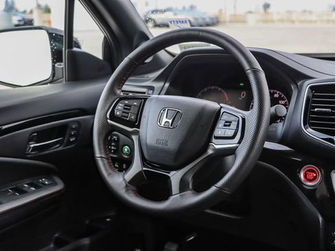 Used 2025 Honda Ridgeline Black Edition image 17