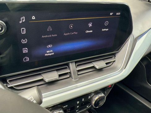 Certified 2025 Chevrolet Trax LT w/ Sunroof Package FWD image 24