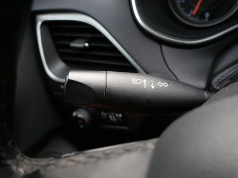 Used 2019 Jeep Cherokee Latitude Plus w/ Cold Weather Group FWD image 19