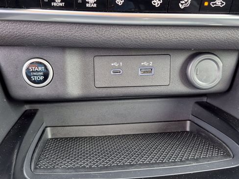 Certified 2023 Nissan Rogue SV FWD image 32
