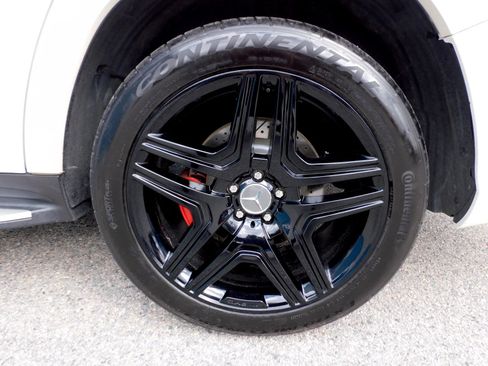 Used 2016 Mercedes-Benz GL 63 AMG 4MATIC image 27