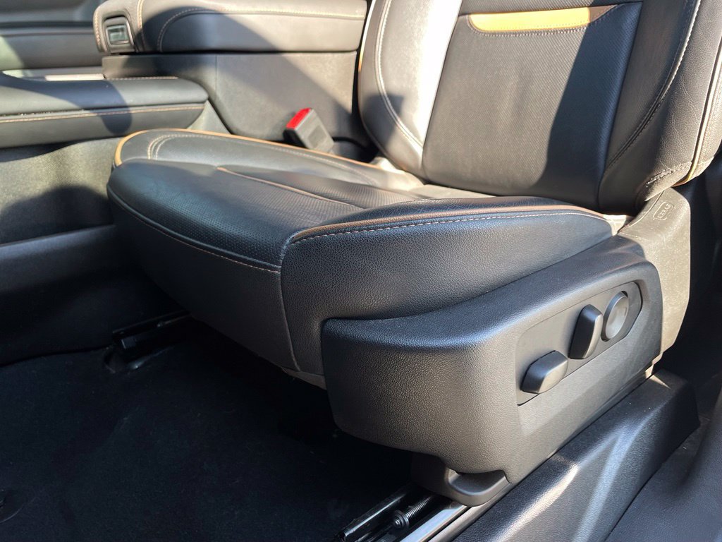 Used 2023 GMC Yukon AT4 w/ LPO, Floor Liner Package AWD/4WD image 22
