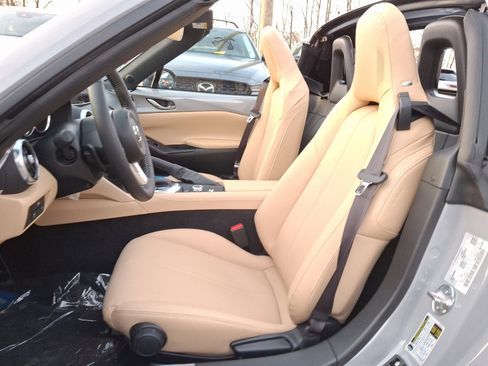 New 2024 MAZDA MX-5 Miata RF Grand Touring image 9