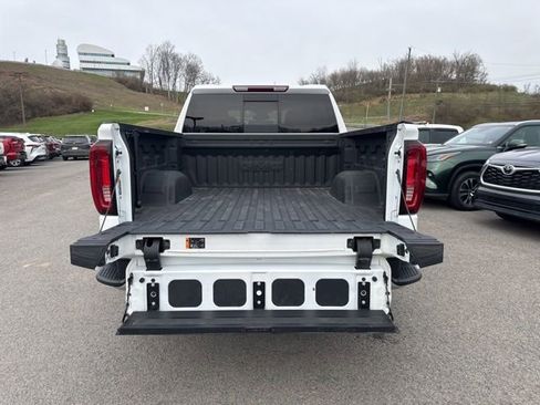 Used 2023 GMC Sierra 1500 SLT w/ SLT Convenience Package AWD/4WD image 18