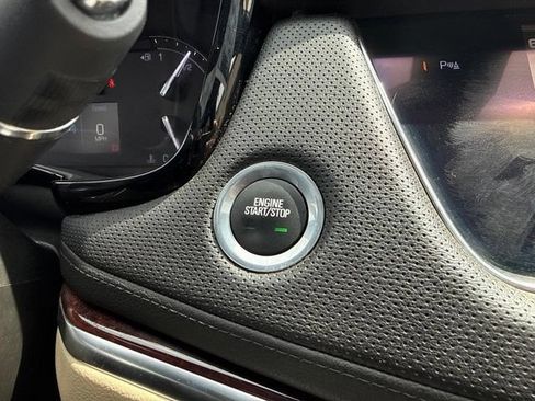 Used 2017 Cadillac XT5 Luxury w/ Driver Awareness Package FWD image 29