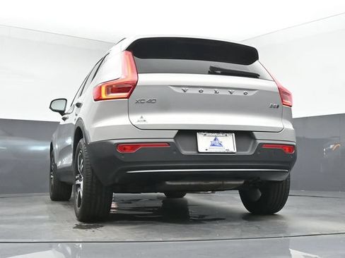 Used 2024 Volvo XC40 B5 Core AWD/4WD image 15