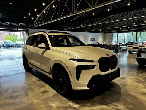 Used 2023 BMW X7 xDrive40i w/ M Sport Package AWD/4WD image 7