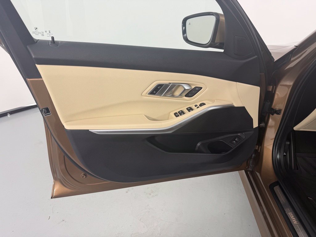 Used 2019 BMW 330i xDrive Sedan w/ Convenience Package AWD/4WD image 17