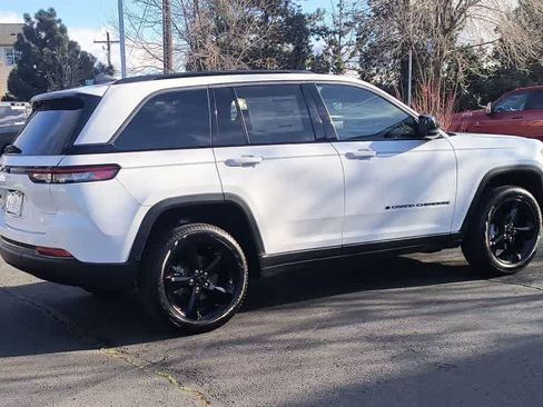 New 2026 Jeep Grand Cherokee Limited w/ Limited Altitude Package AWD/4WD image 9