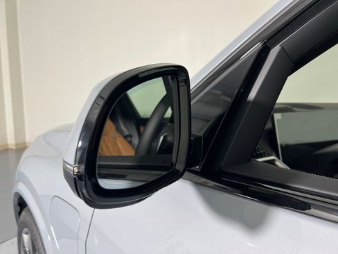 Used 2026 BMW X5 xDrive50e image 21