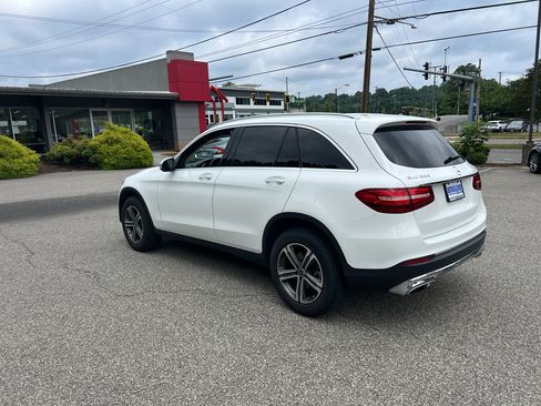 Used 2018 Mercedes-Benz GLC 300 4MATIC image 8