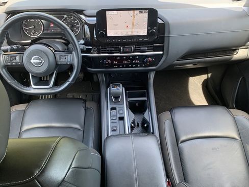Used 2023 Nissan Pathfinder SL FWD image 17