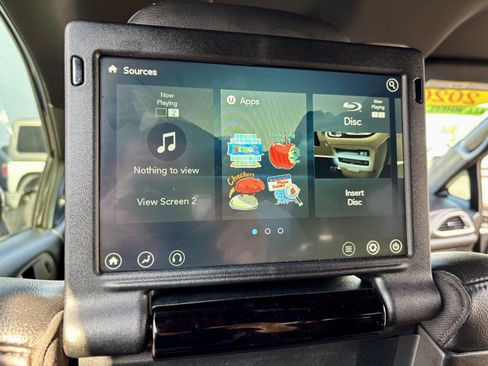 Used 2020 Chrysler Pacifica Touring-L AWD/4WD image 5