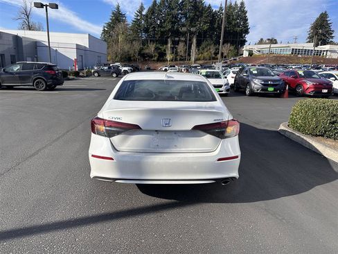Used 2025 Honda Civic Sport image 10