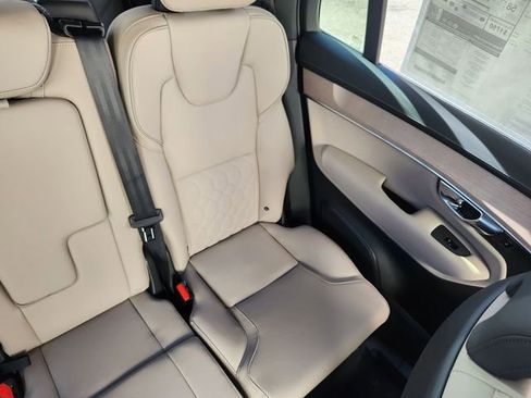 New 2026 Volvo XC90 T8 Plus w/ Protection Package Premier AWD/4WD image 15