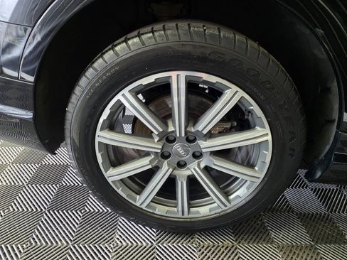Used 2018 Audi Q7 3.0T Prestige AWD/4WD image 37
