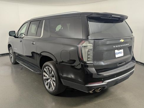 Used 2025 Chevrolet Suburban High Country image 6