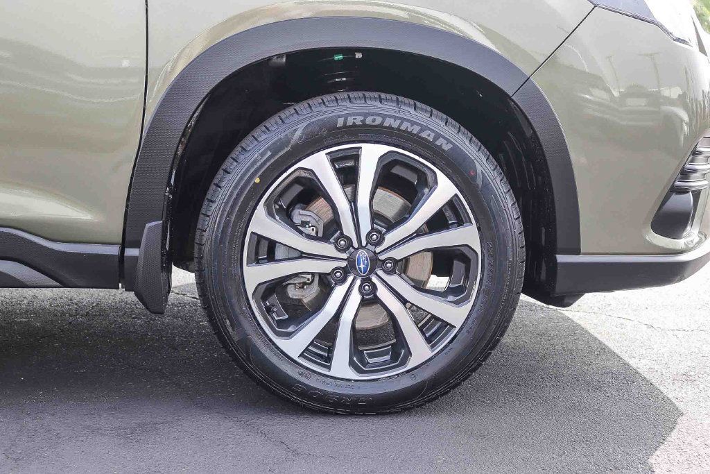 Certified 2023 Subaru Forester Limited AWD/4WD image 13