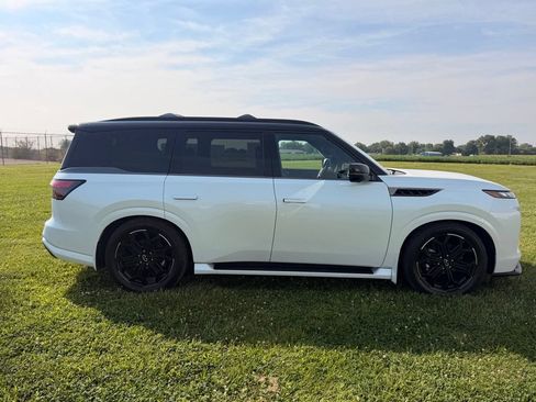 Used 2026 INFINITI QX80 4WD w/ Sport Exterior Package image 4