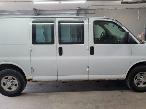 Used 2007 Chevrolet Express 1500 RWD image 6