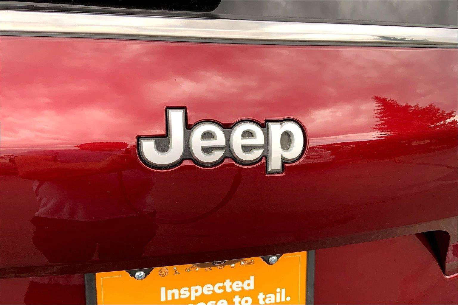 Certified 2025 Jeep Grand Cherokee L Laredo AWD/4WD image 32