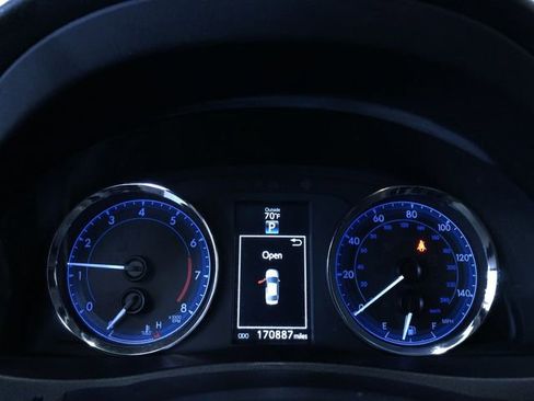 Used 2019 Toyota Corolla SE FWD image 32