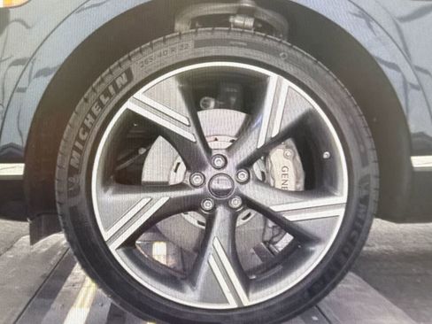 Used 2025 Genesis GV80 3.5T Prestige image 11