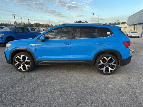 Used 2023 Volkswagen Taos SEL AWD/4WD image 4