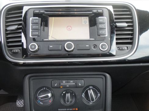 Used 2012 Volkswagen Beetle 2.5 image 12