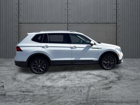 Used 2022 Volkswagen Tiguan SE AWD/4WD image 8