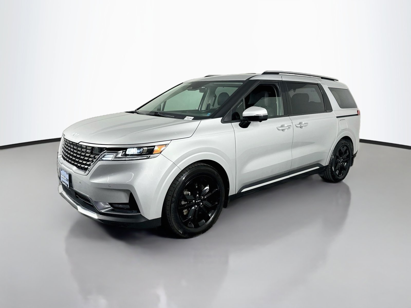 Used 2022 Kia Carnival SX FWD image 3