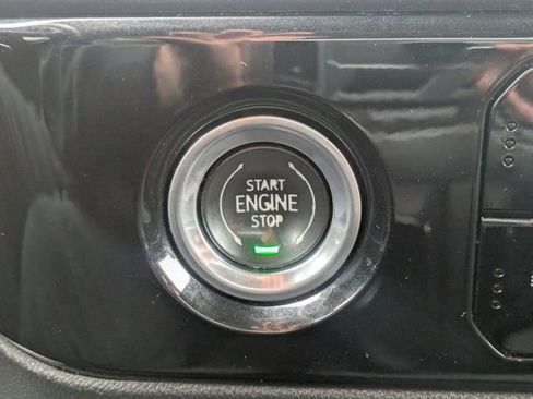 Used 2022 GMC Sierra 1500 Elevation image 32