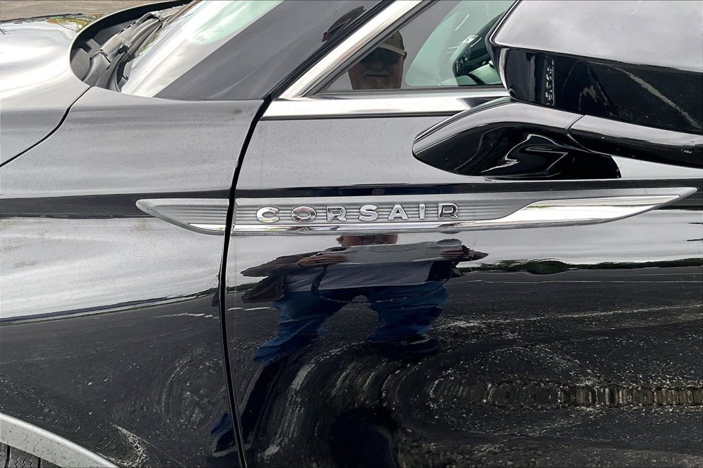Used 2021 Lincoln Corsair AWD w/ Equipment Group 101A image 8