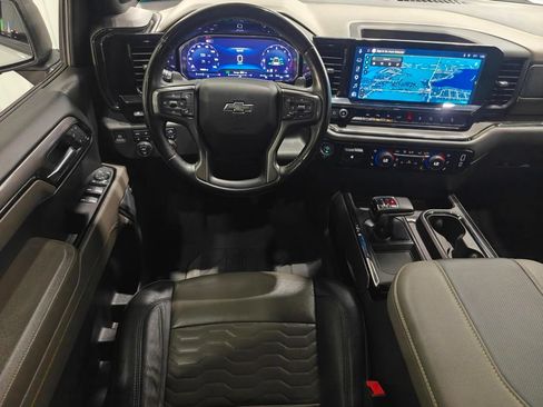 Used 2024 Chevrolet Silverado 1500 ZR2 w/ Technology Package AWD/4WD image 4