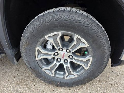 Used 2023 GMC Sierra 1500 SLE image 6