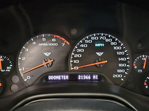 Used 2002 Chevrolet Corvette Coupe w/ Preferred Equipment Group2 image 17