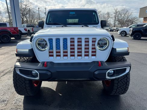 Used 2020 Jeep Wrangler Unlimited Sahara image 2