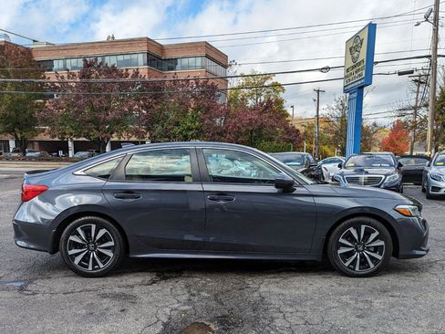 Used 2022 Honda Civic EX image 6