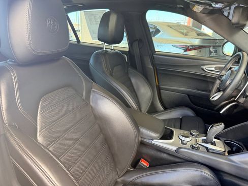 Used 2023 Alfa Romeo Giulia Veloce image 22