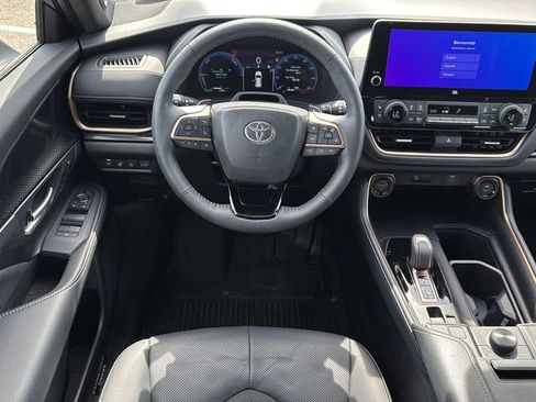 Used 2025 Toyota Grand Highlander AWD Hybrid image 15
