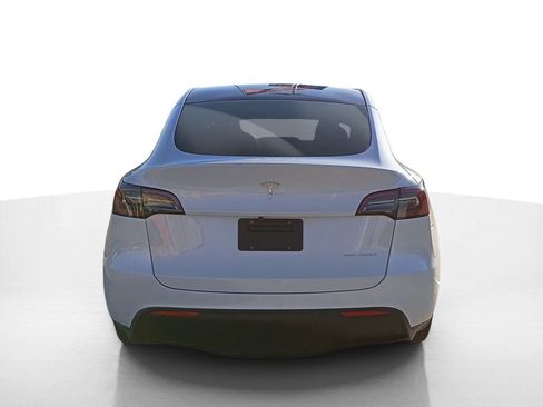 Used 2023 Tesla Model Y Long Range AWD/4WD image 7
